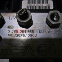 Corsa D ABS pomp 13350599