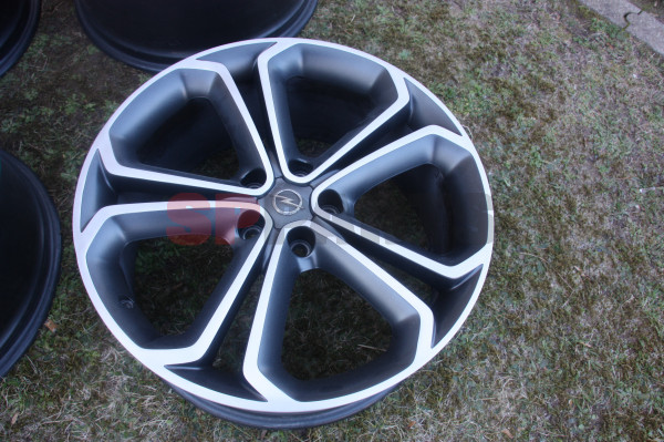 Astra J light metal rims