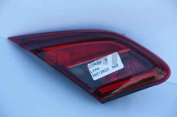 Corsa E Taillight Left in Trunk