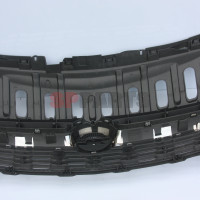 Corsa E Grille in front bumper 39003576