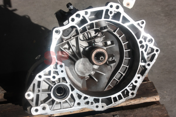 Corsa E gear box 24581499  //  95517680
