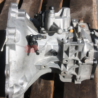 Corsa E gear box 24581499  //  95517680