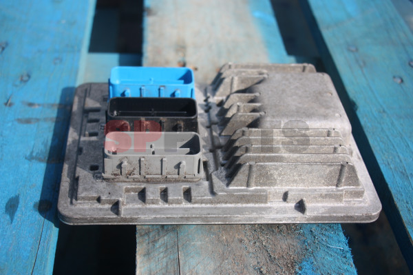 Astra K engine control device 12681318