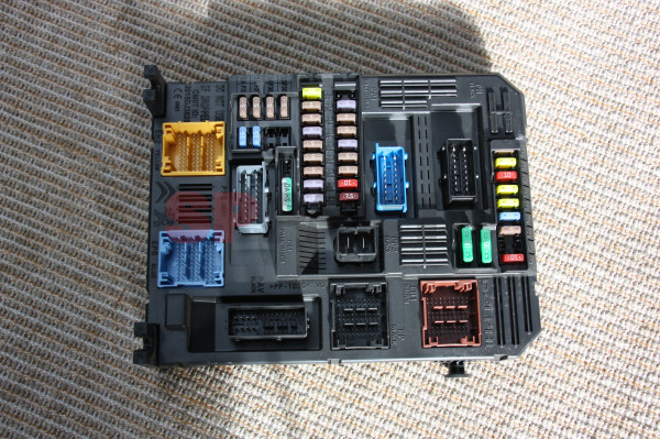 Corsa F fuse box 9830707680-00