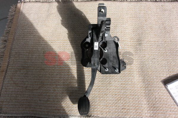 Corsa F clutch pedal