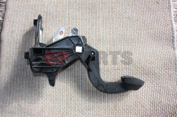 Corsa F clutch pedal 9824262180